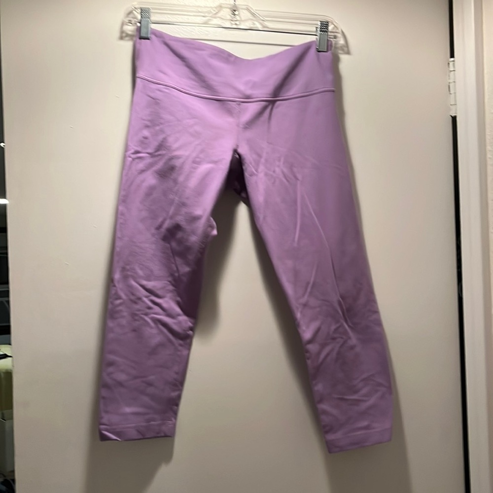 Lululemon Wonder Under Crops lilac size 6 “denim” textured luon